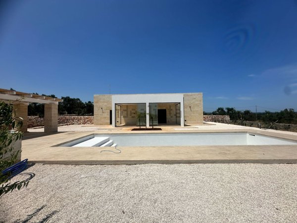 casa indipendente in vendita ad Ostuni in zona Ramunno Secondo