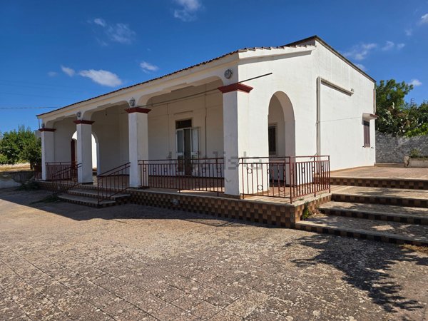 casa indipendente in vendita ad Ostuni in zona Ramunno Secondo