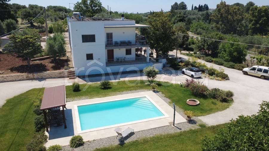casa indipendente in vendita ad Ostuni in zona Ramunno Secondo