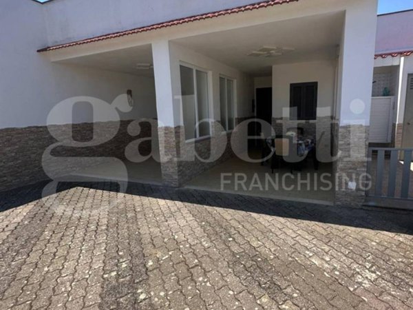 casa indipendente in vendita ad Ostuni