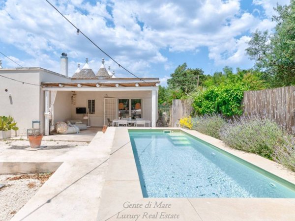 casa indipendente in vendita ad Ostuni in zona Ramunno Secondo