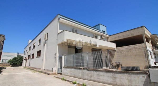 capannone in vendita ad Ostuni in zona Ramunno Secondo