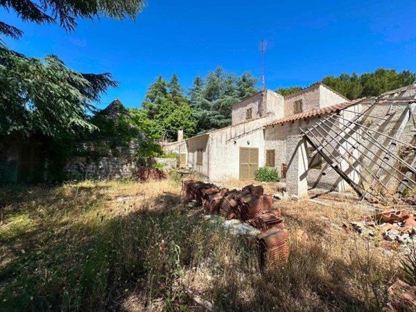 casa indipendente in vendita ad Ostuni in zona Ramunno Secondo