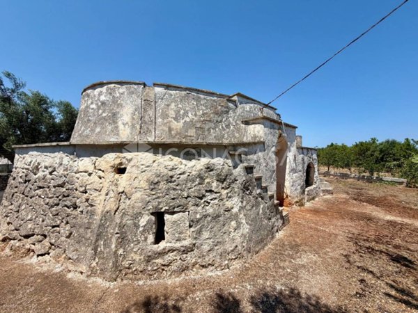 negozio in vendita ad Ostuni in zona Ramunno Secondo