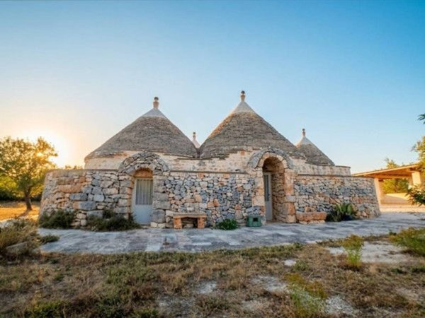negozio in vendita ad Ostuni in zona Ramunno Secondo