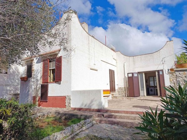 casa indipendente in vendita ad Ostuni in zona Ramunno Secondo