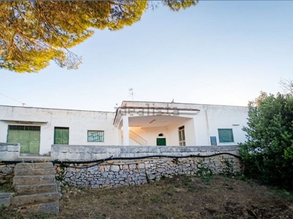 pentavano in vendita ad Ostuni in zona Ramunno Secondo