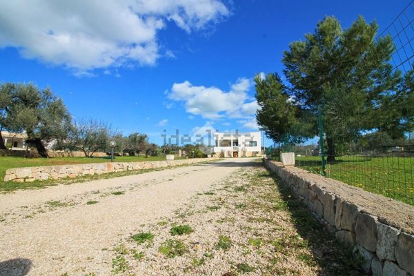 casa indipendente in vendita ad Ostuni in zona Ramunno Secondo
