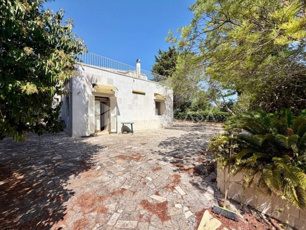 casa indipendente in vendita ad Ostuni in zona Ramunno Secondo