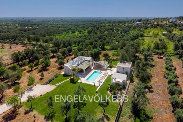 casa indipendente in vendita ad Ostuni in zona Ramunno Secondo