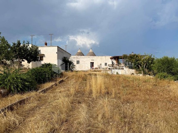 negozio in vendita ad Ostuni in zona Ramunno Secondo