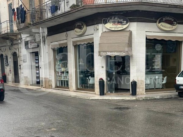 negozio in vendita ad Ostuni