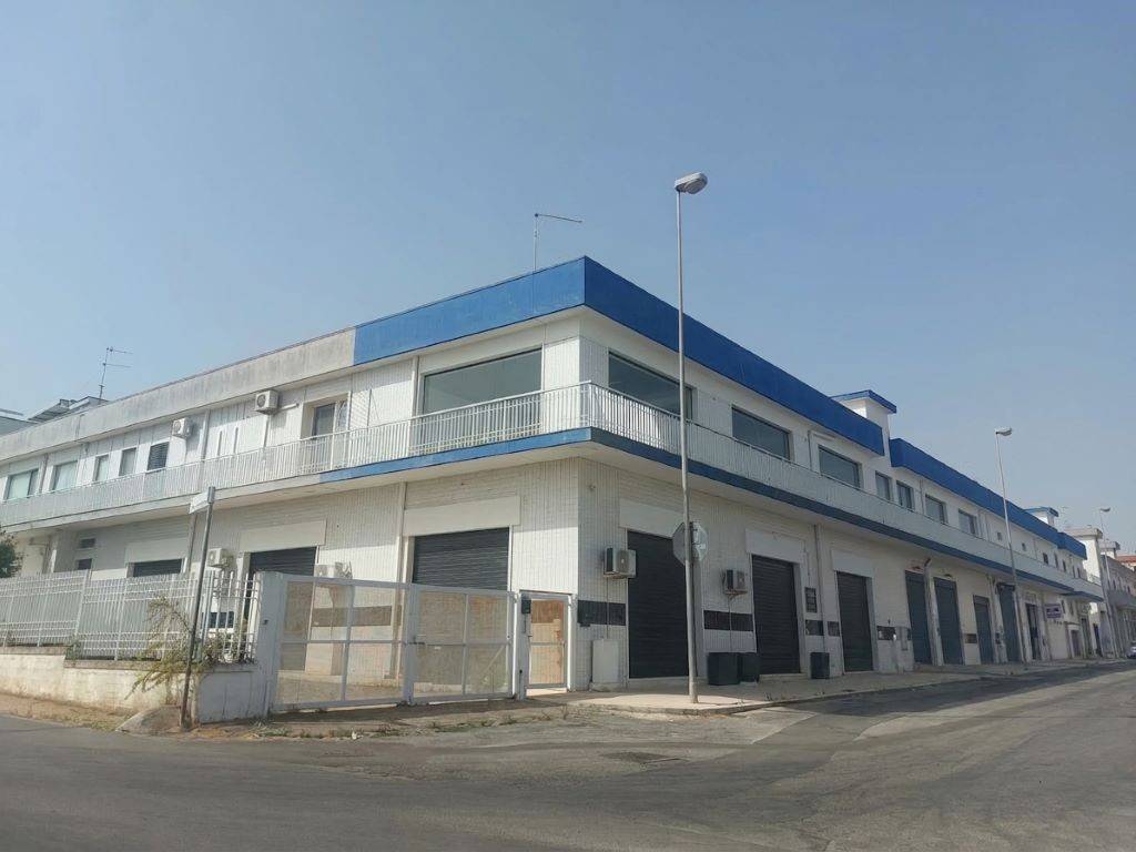 negozio in vendita ad Ostuni
