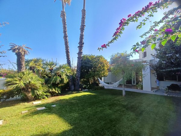 casa indipendente in vendita ad Ostuni in zona Pilone