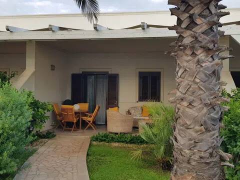 casa indipendente in vendita ad Ostuni in zona Rosa Marina
