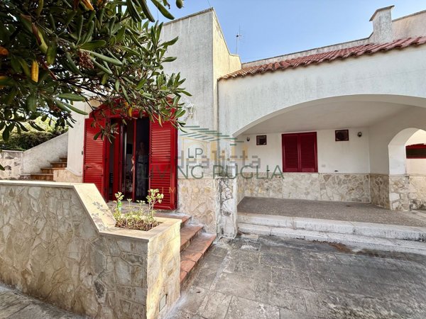 casa indipendente in vendita ad Ostuni in zona Pilone