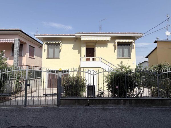 casa indipendente in vendita ad Ostuni in zona Villanova