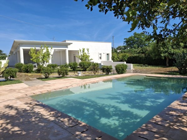 casa indipendente in vendita ad Ostuni
