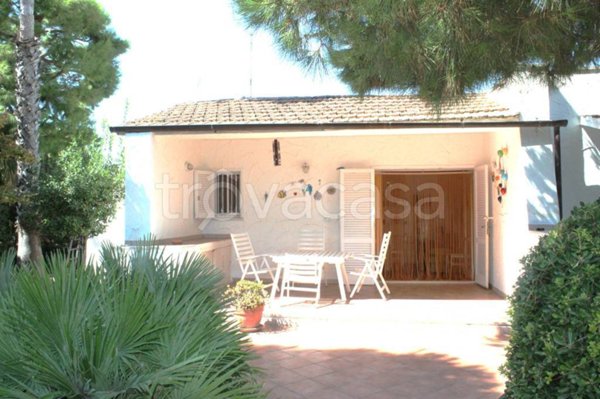 casa indipendente in vendita ad Ostuni in zona Rosa Marina