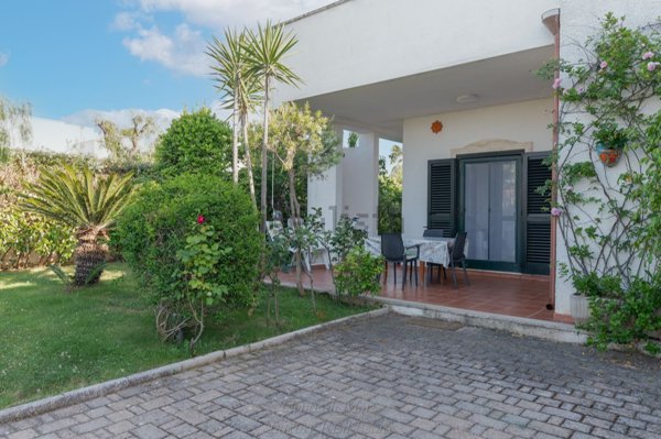 casa indipendente in vendita ad Ostuni in zona Pilone