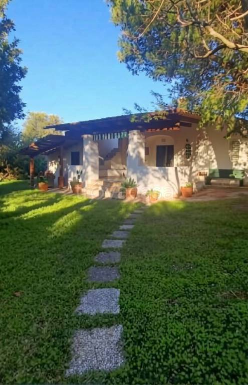 casa indipendente in vendita ad Ostuni in zona Rosa Marina