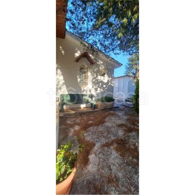 casa indipendente in vendita ad Ostuni in zona Rosa Marina