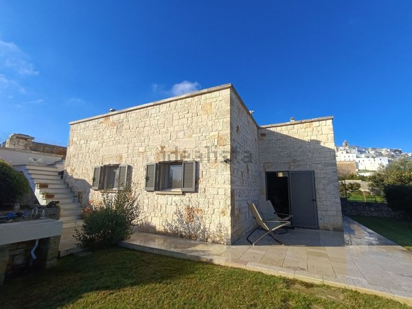 casa indipendente in vendita ad Ostuni in zona Ramunno Secondo