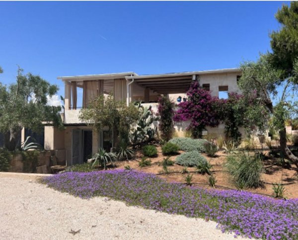 casa indipendente in vendita ad Ostuni in zona Rosa Marina