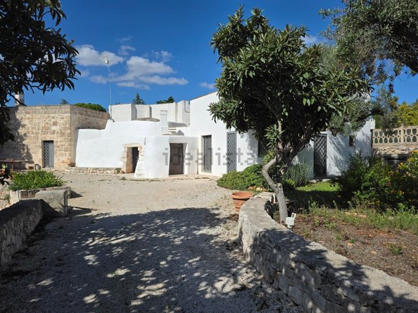 casa indipendente in vendita ad Ostuni in zona Ramunno Secondo