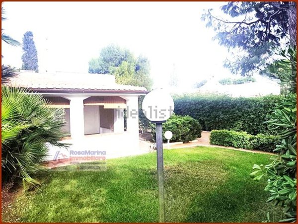casa indipendente in vendita ad Ostuni in zona Rosa Marina