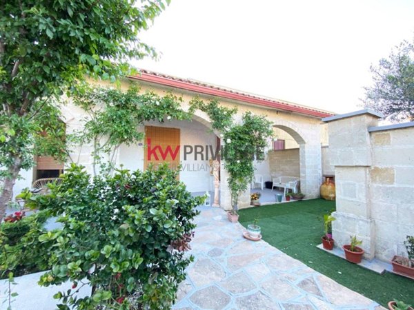 casa indipendente in vendita a San Donaci