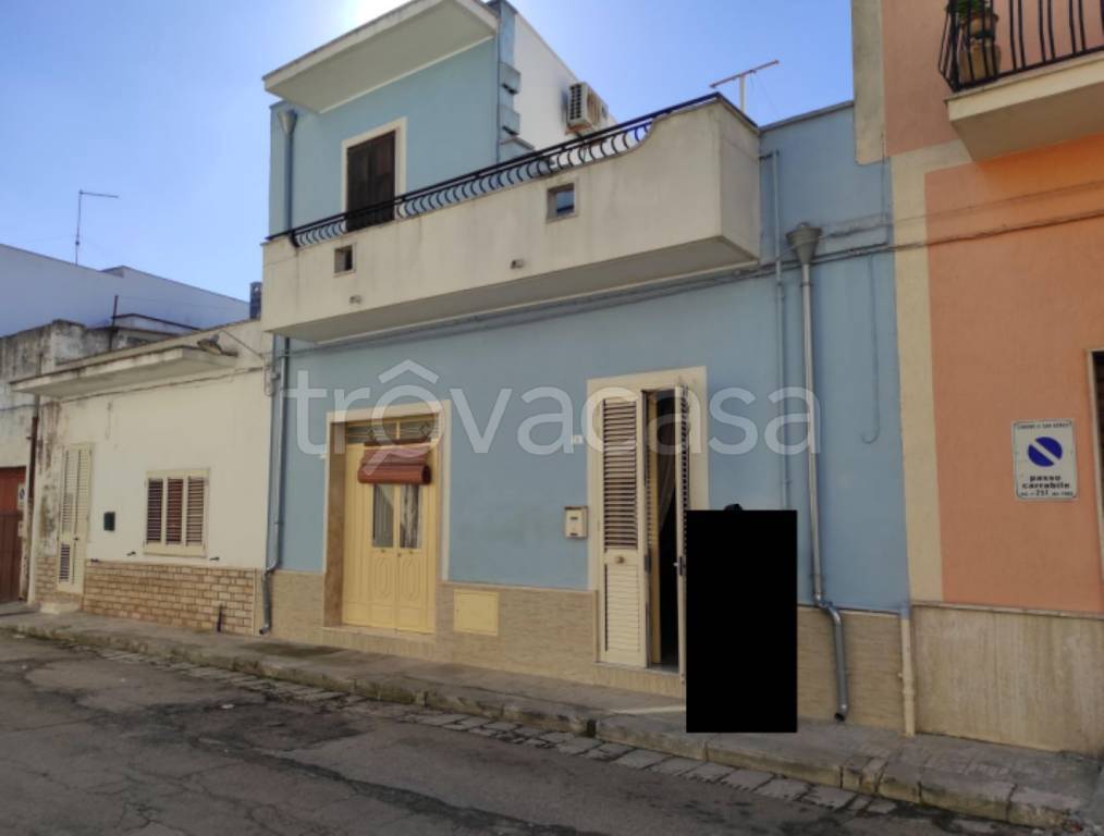 locale commerciale in vendita a San Donaci