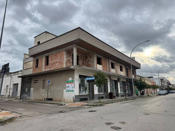 intera palazzina in vendita a San Donaci