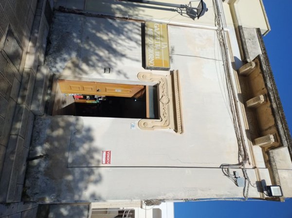 locale commerciale in vendita a San Donaci