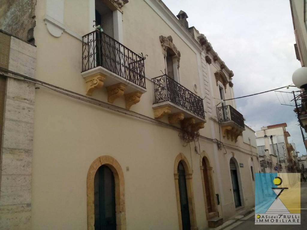 intera palazzina in vendita a San Michele Salentino
