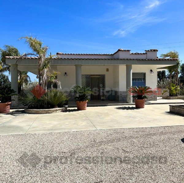 casa indipendente in vendita a San Michele Salentino