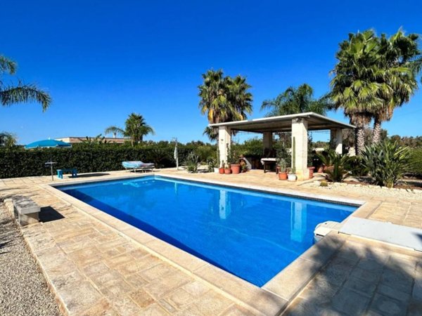 casa indipendente in vendita a San Michele Salentino