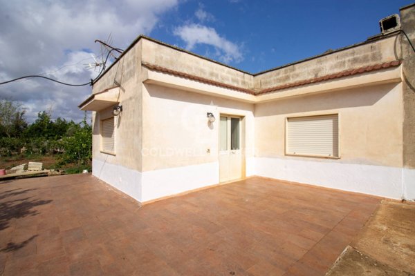 casa indipendente in vendita a San Michele Salentino