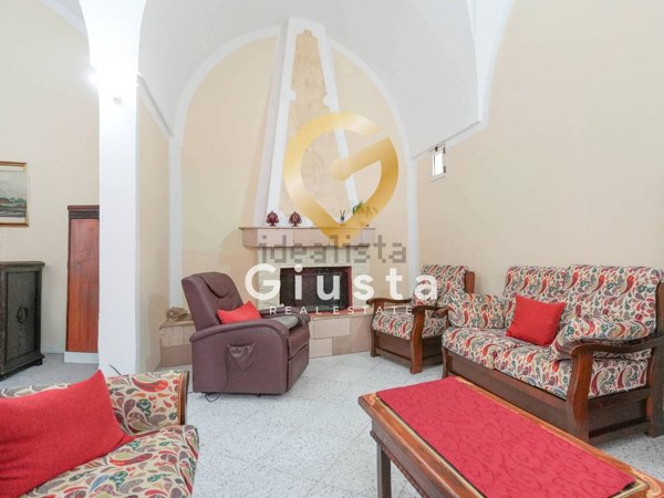 casa indipendente in vendita a San Michele Salentino