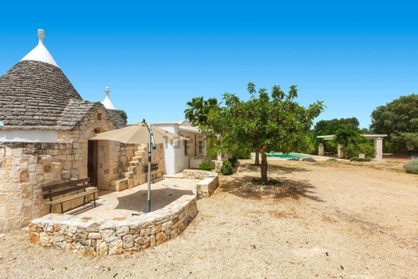 esavano in vendita a San Michele Salentino