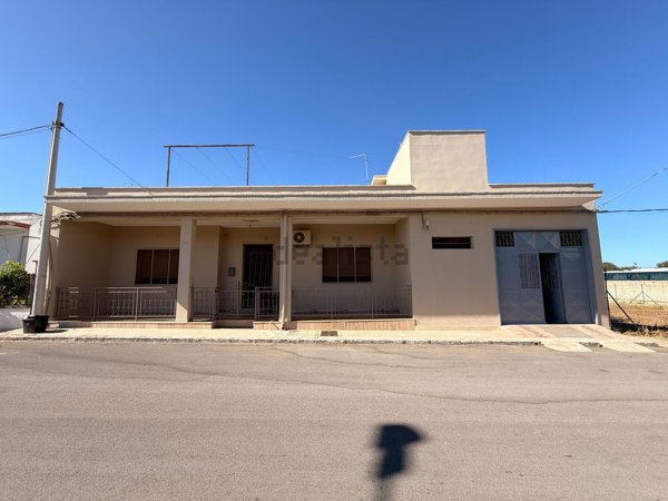 casa indipendente in vendita a San Michele Salentino