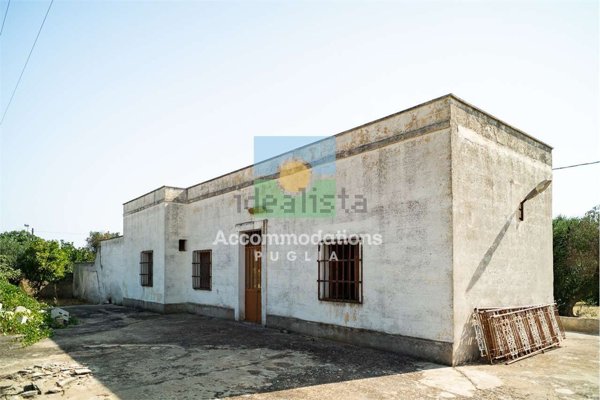 casale in vendita a San Michele Salentino