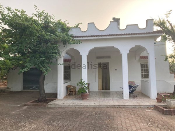 casa indipendente in vendita a San Michele Salentino
