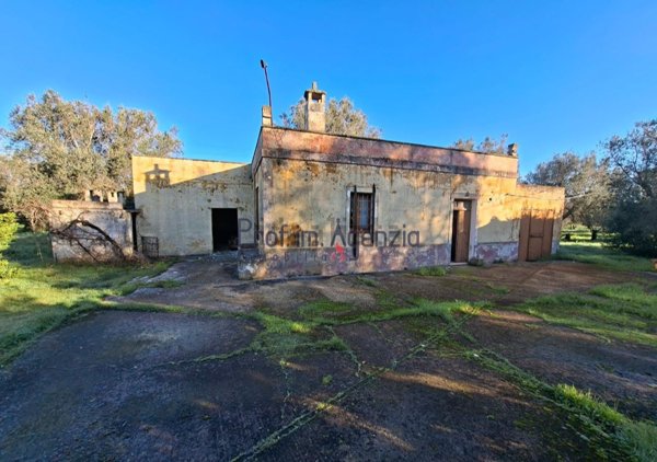casale in vendita a San Michele Salentino