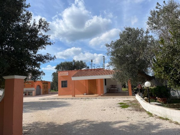 casa indipendente in vendita a San Michele Salentino