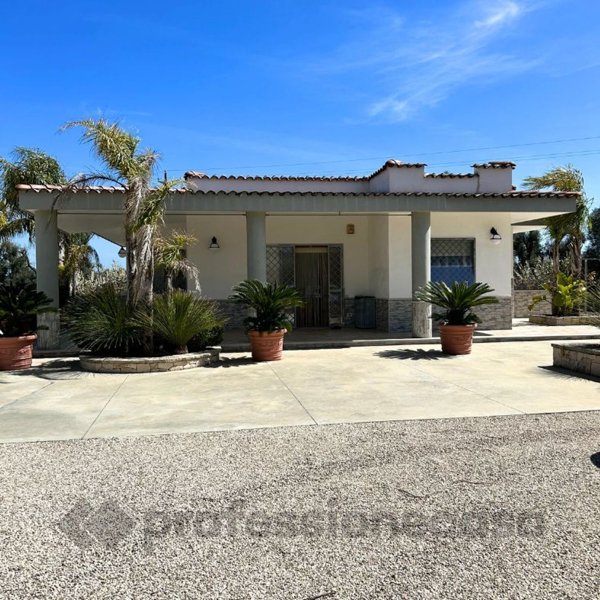 casa indipendente in vendita a San Michele Salentino