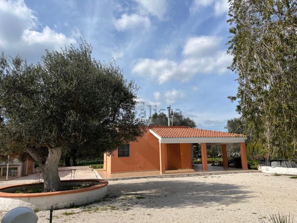 casa indipendente in vendita a San Michele Salentino