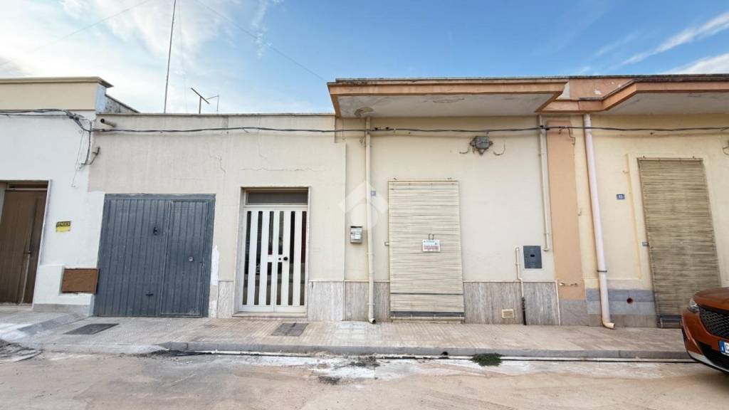 casa indipendente in vendita a San Michele Salentino