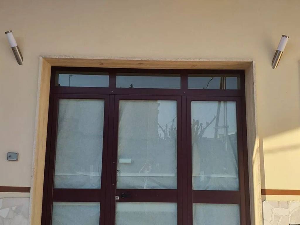 intera palazzina in vendita a San Pietro Vernotico