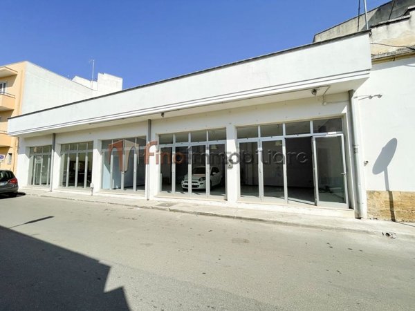 locale commerciale in vendita a San Pietro Vernotico